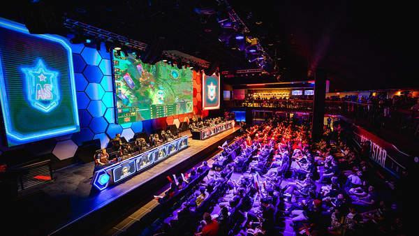 赛的专注使 赛的专注使