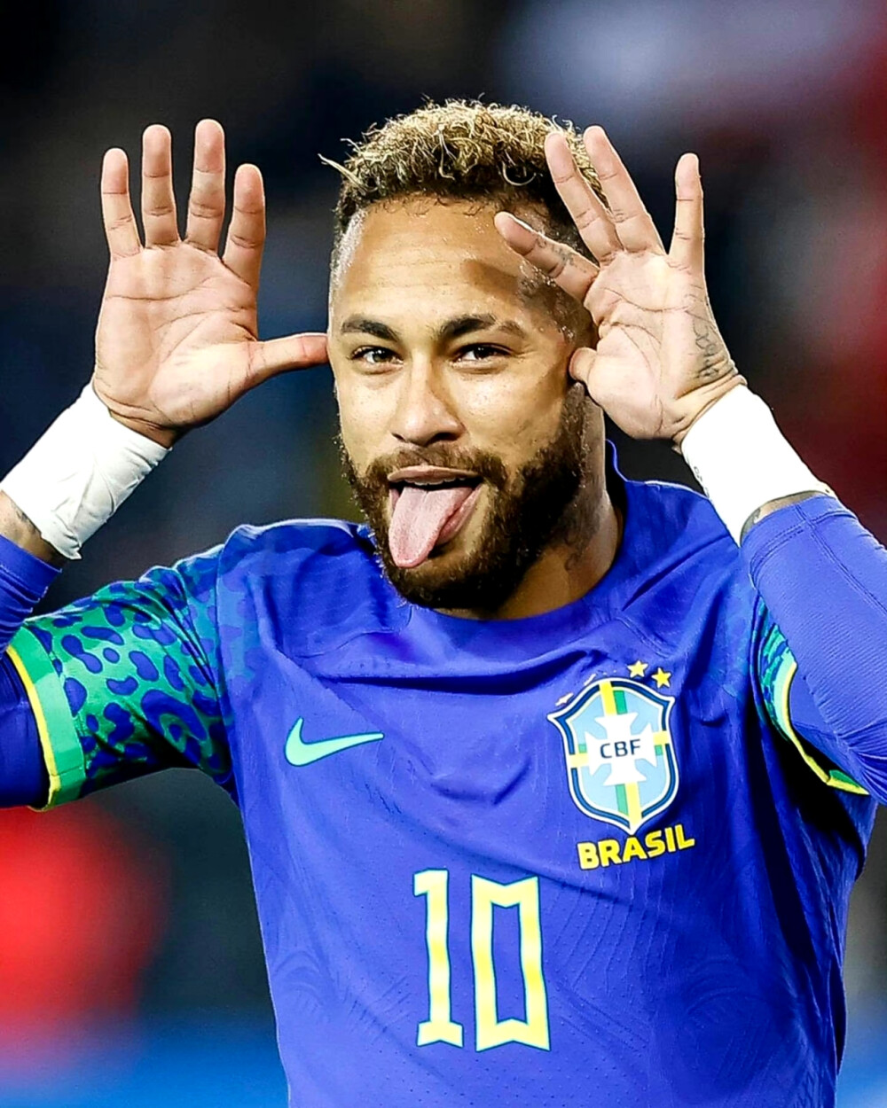 快艇则通过 快艇则通过